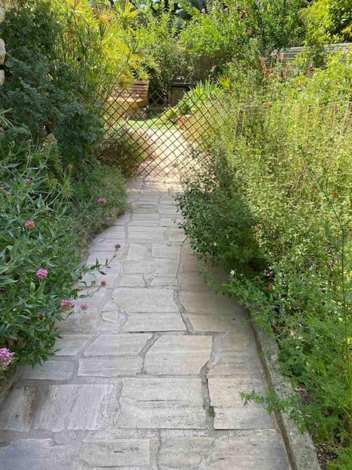 Une Pause Au Paradis Sorgues Exteriör bild